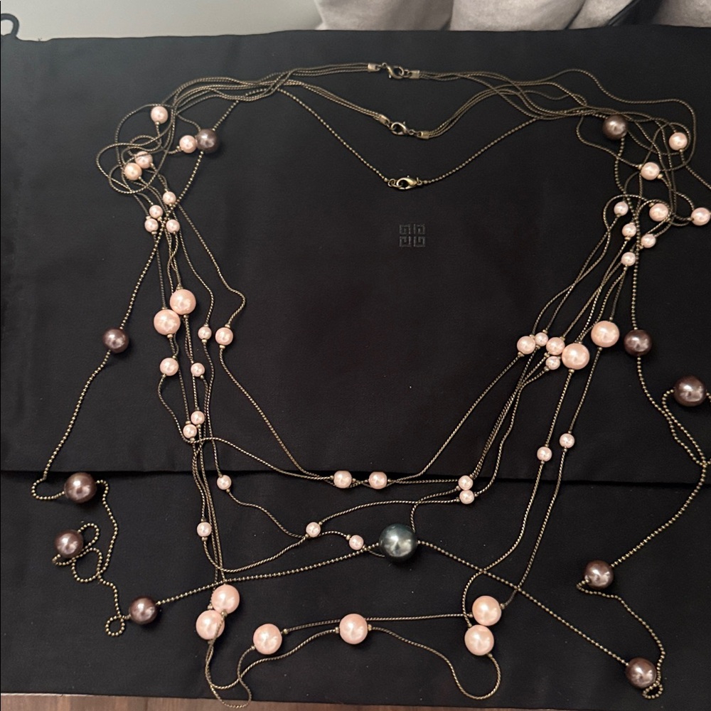 Elegant Pearl and Black Beaded Curtain